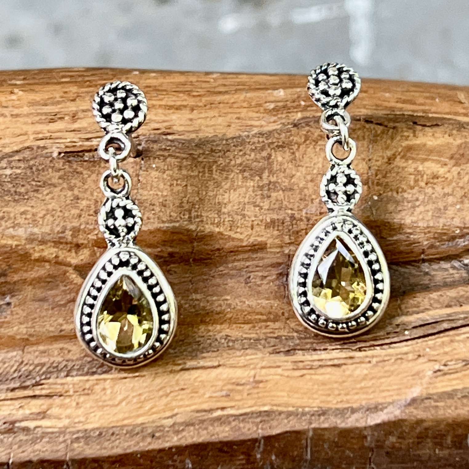 (HANDMADE 925 BALI STERLING SILVER EARRINGS WITH CITRINE)